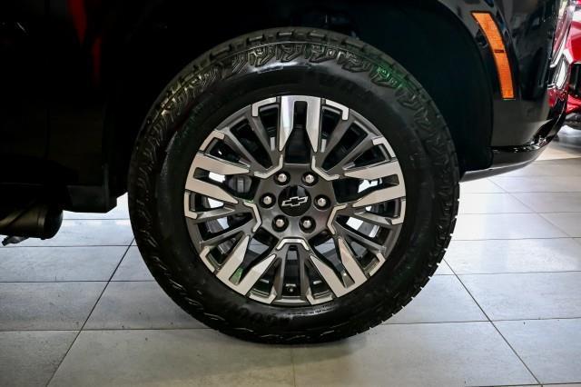 Chevrolet Suburban  2025