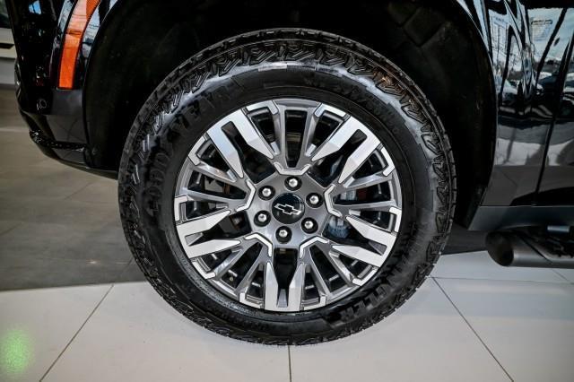 Chevrolet Suburban  2025