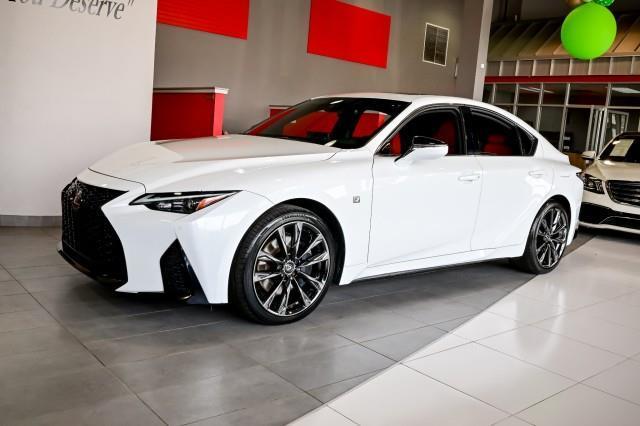 Lexus IS  2024