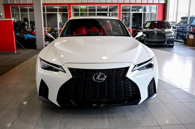 Lexus IS  2024