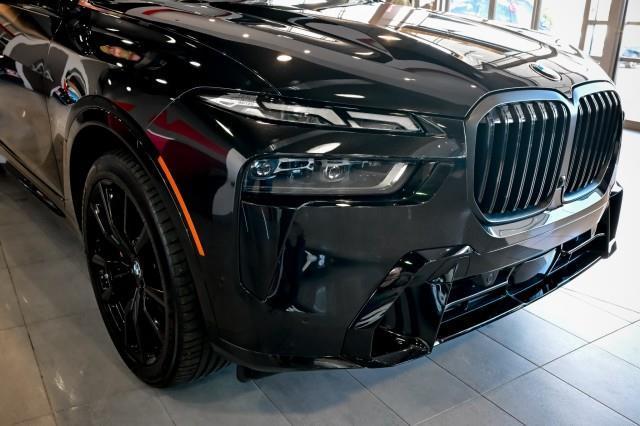 BMW X7  2023