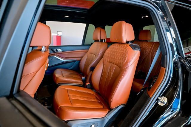 BMW X7  2023