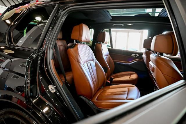 BMW X7  2023