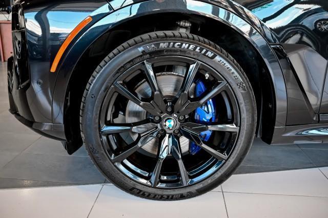 BMW X7  2023