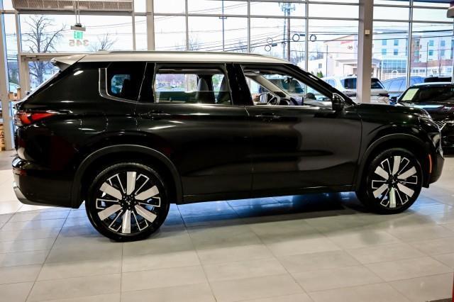 Mitsubishi Outlander  2025