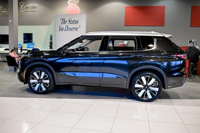 Mitsubishi Outlander  2025