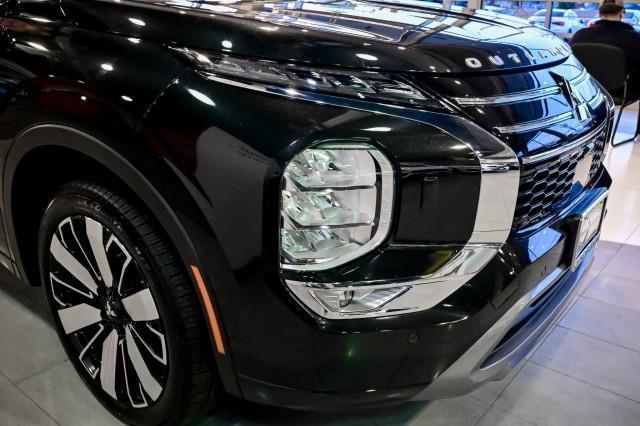 Mitsubishi Outlander  2025