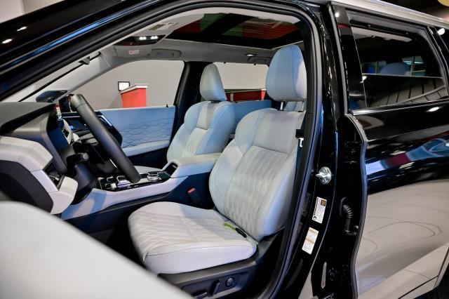 Mitsubishi Outlander  2025