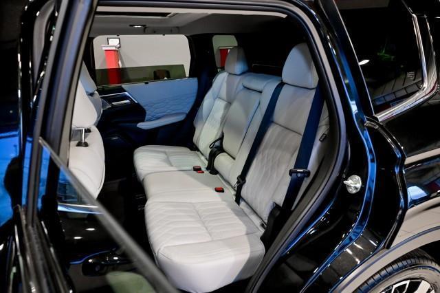 Mitsubishi Outlander  2025