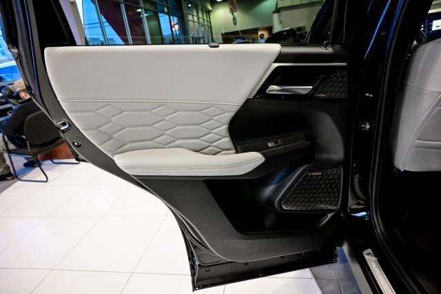 Mitsubishi Outlander  2025