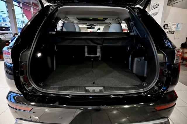 Mitsubishi Outlander  2025