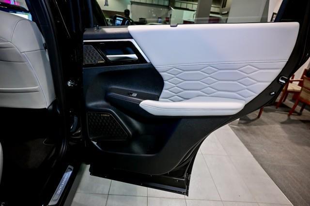 Mitsubishi Outlander  2025