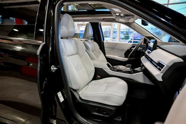 Mitsubishi Outlander  2025