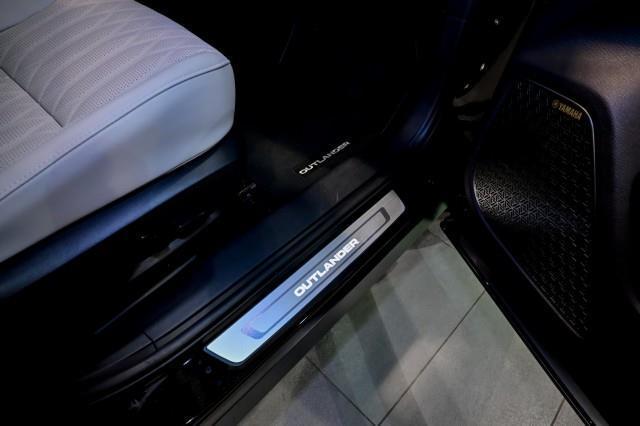 Mitsubishi Outlander  2025