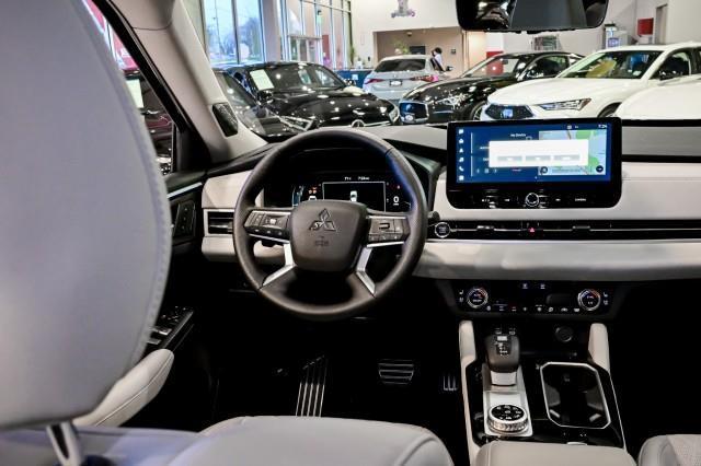 Mitsubishi Outlander  2025