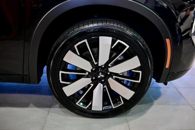 Mitsubishi Outlander  2025