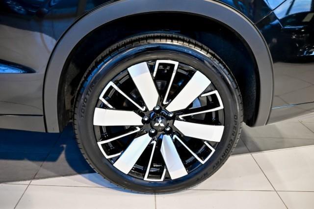 Mitsubishi Outlander  2025