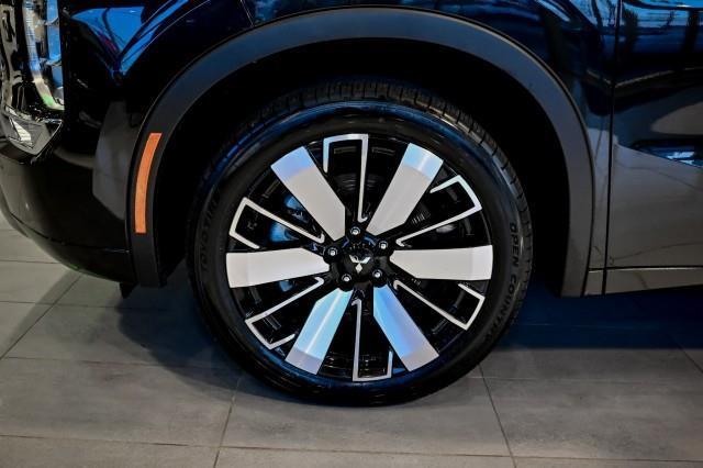 Mitsubishi Outlander  2025