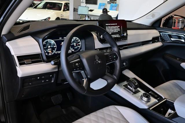 Mitsubishi Outlander PHEV  2024