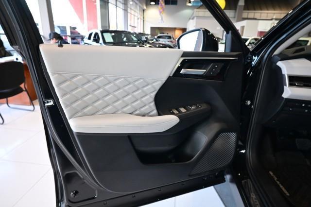 Mitsubishi Outlander PHEV  2024