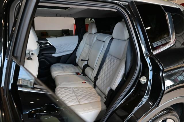 Mitsubishi Outlander PHEV  2024