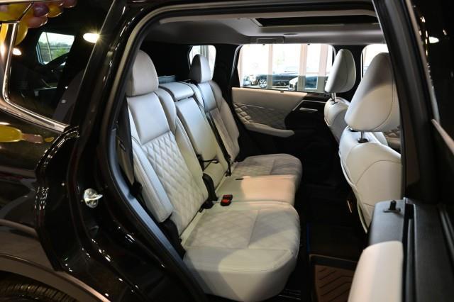 Mitsubishi Outlander PHEV  2024