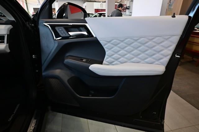 Mitsubishi Outlander PHEV  2024