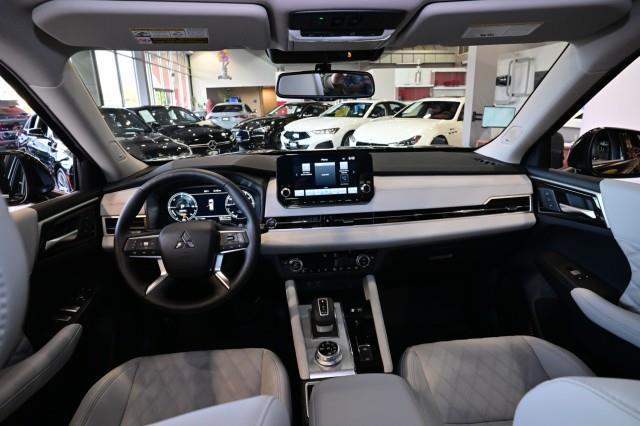 Mitsubishi Outlander PHEV  2024