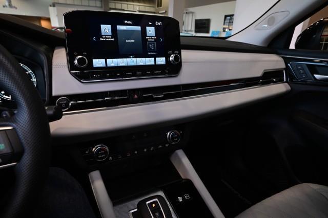 Mitsubishi Outlander PHEV  2024