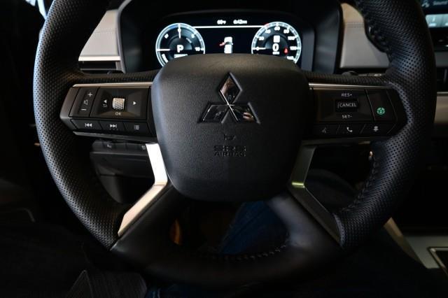 Mitsubishi Outlander PHEV  2024