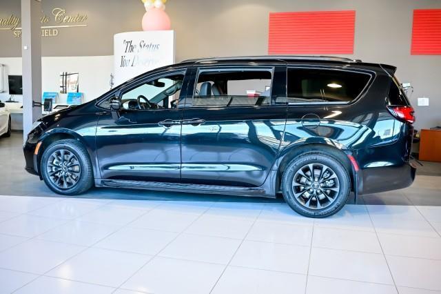 Chrysler Pacifica  2021