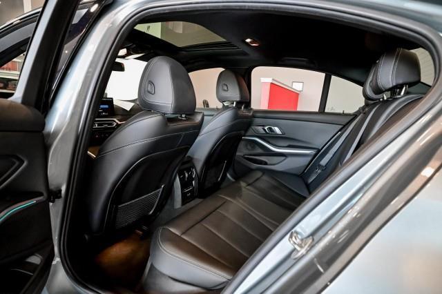 BMW 3-Series  2023