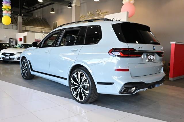 BMW X7  2023