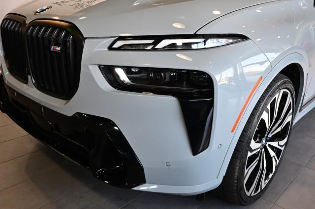 BMW X7  2023