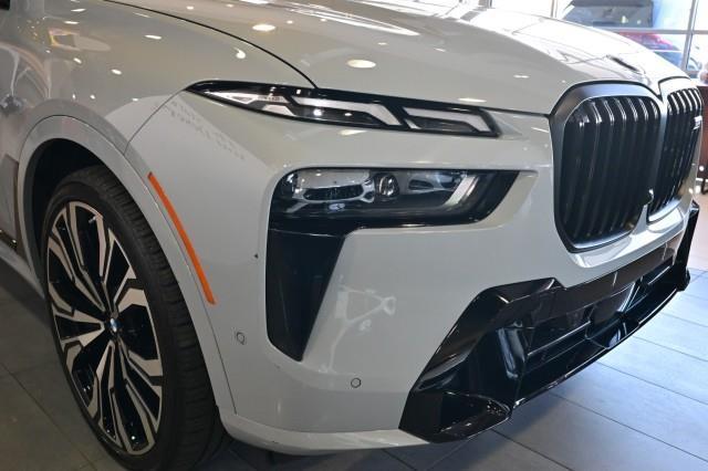 BMW X7  2023