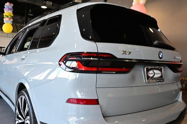 BMW X7  2023