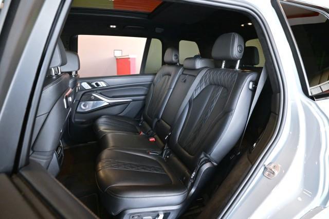 BMW X7  2023