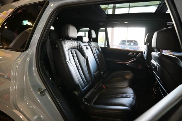 BMW X7  2023