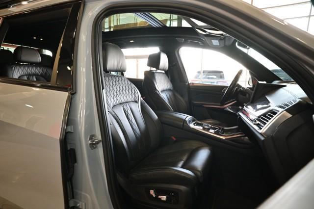 BMW X7  2023