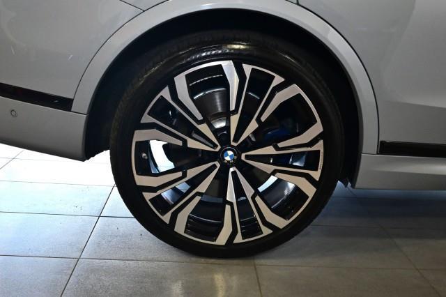 BMW X7  2023