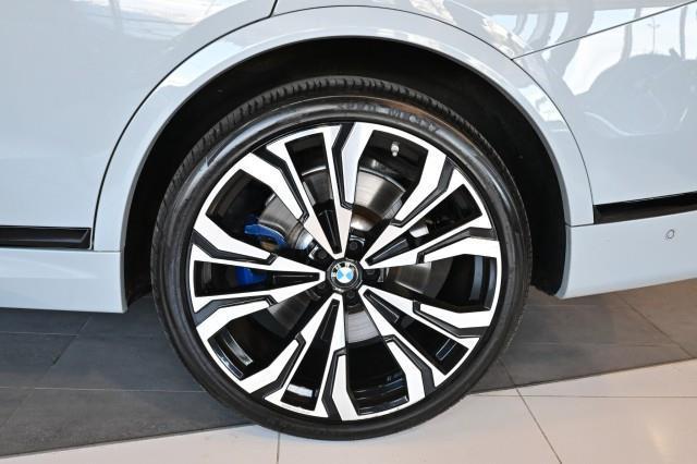 BMW X7  2023