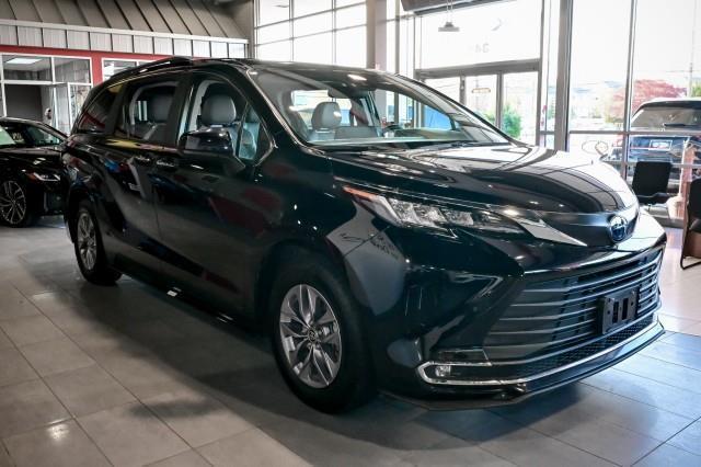 Toyota Sienna  2023