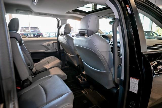Toyota Sienna  2023