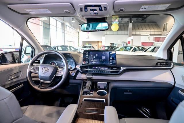 Toyota Sienna  2023
