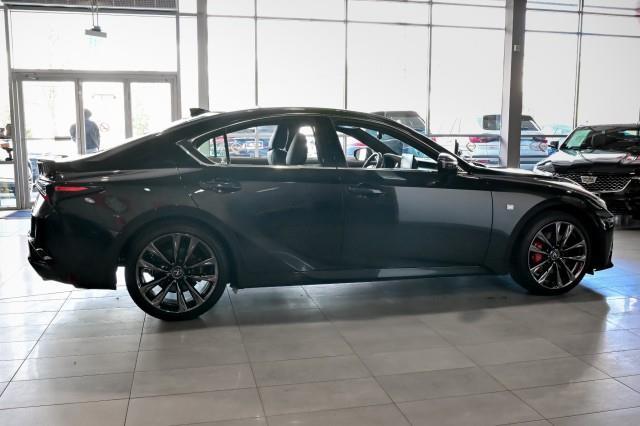 Lexus IS  2023