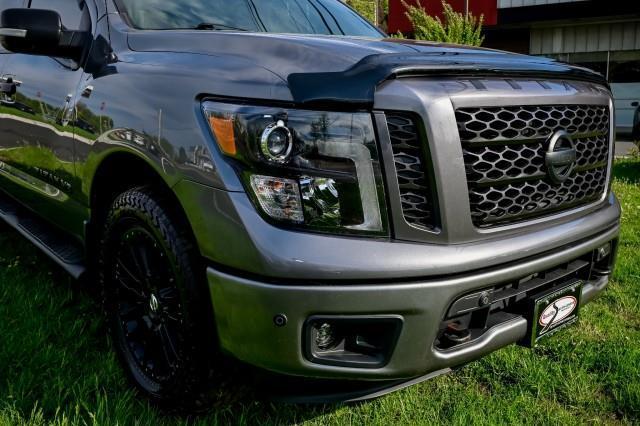 Nissan Titan  2019
