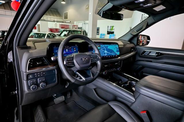 Chevrolet Suburban  2025