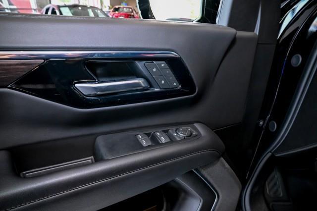 Chevrolet Suburban  2025