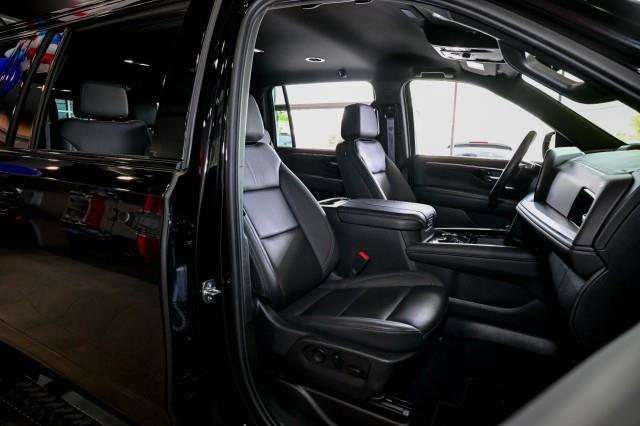 Chevrolet Suburban  2025