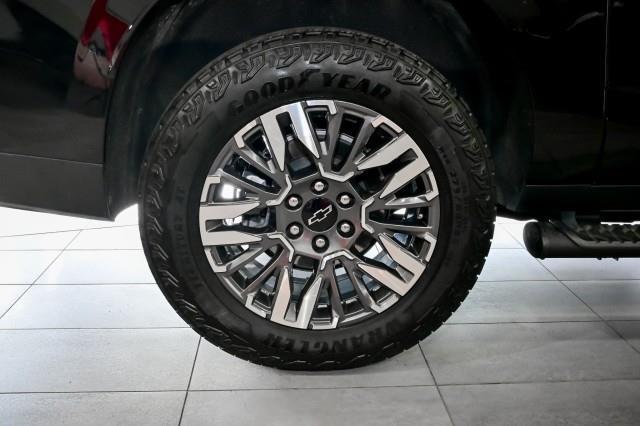 Chevrolet Suburban  2025